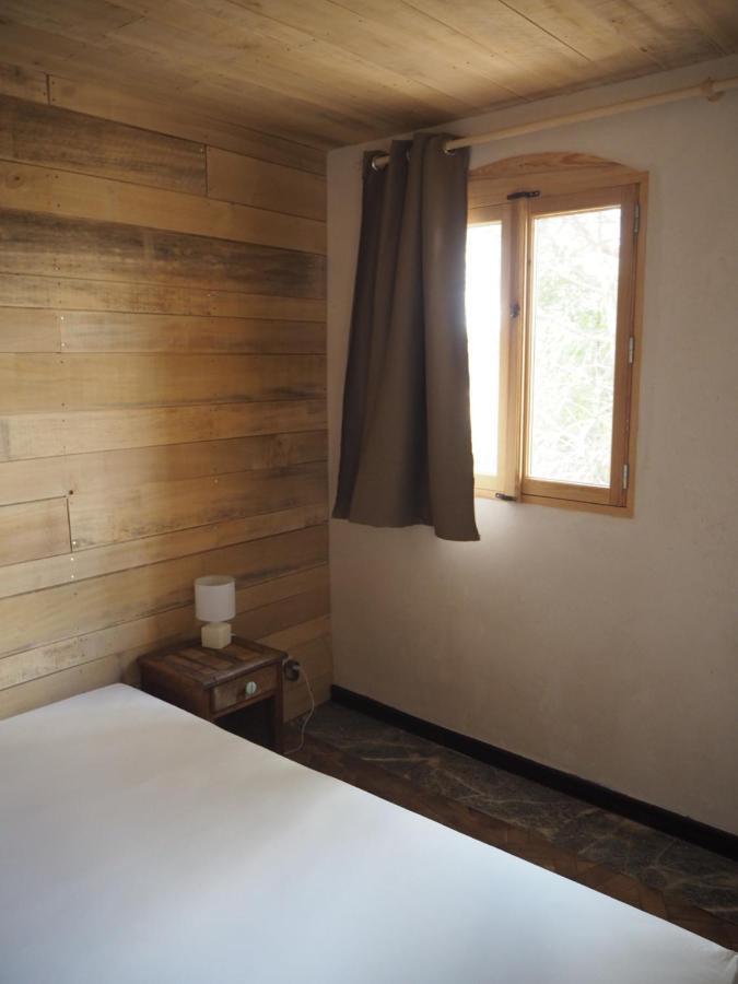 Gite Les Cabanes De Fallot Pour 15 Personnes - Piscine Naturelle L'isle-Bouzon Exterior photo