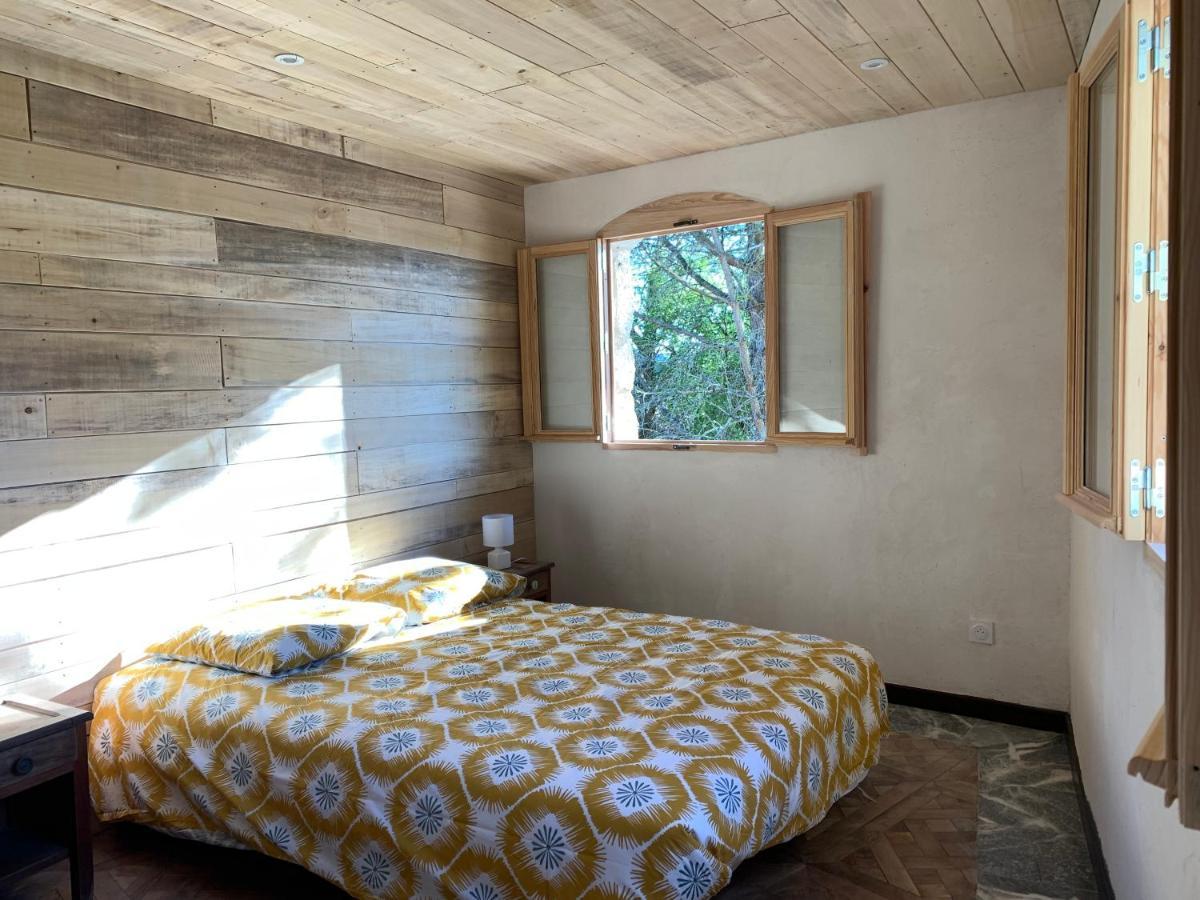 Gite Les Cabanes De Fallot Pour 15 Personnes - Piscine Naturelle L'isle-Bouzon Exterior photo